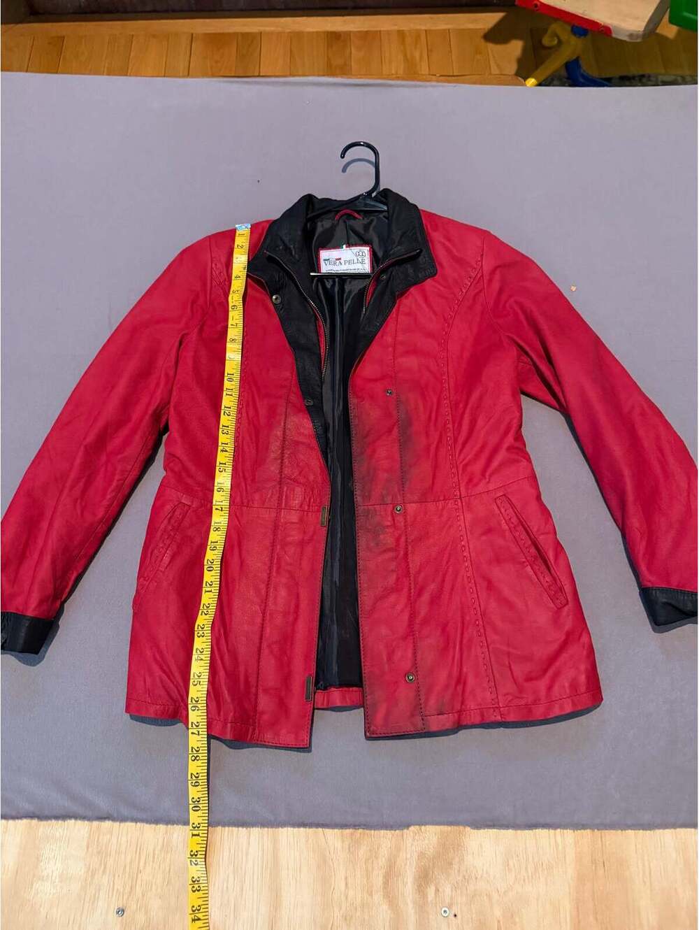 Vintage Vera Pelle Made in Italy Red Leather Jacket Women’s Size 42 Black Trim